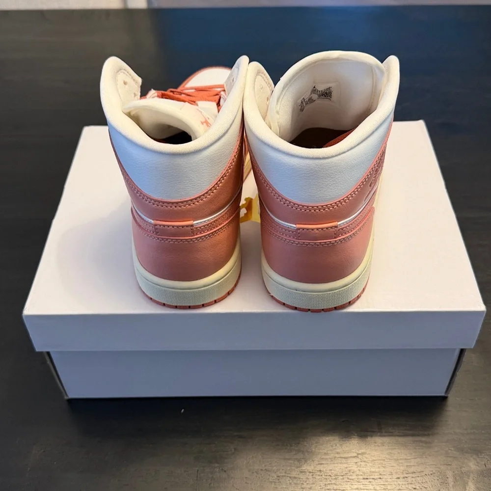 Nike Woman’s Air Jordan 1 Mid